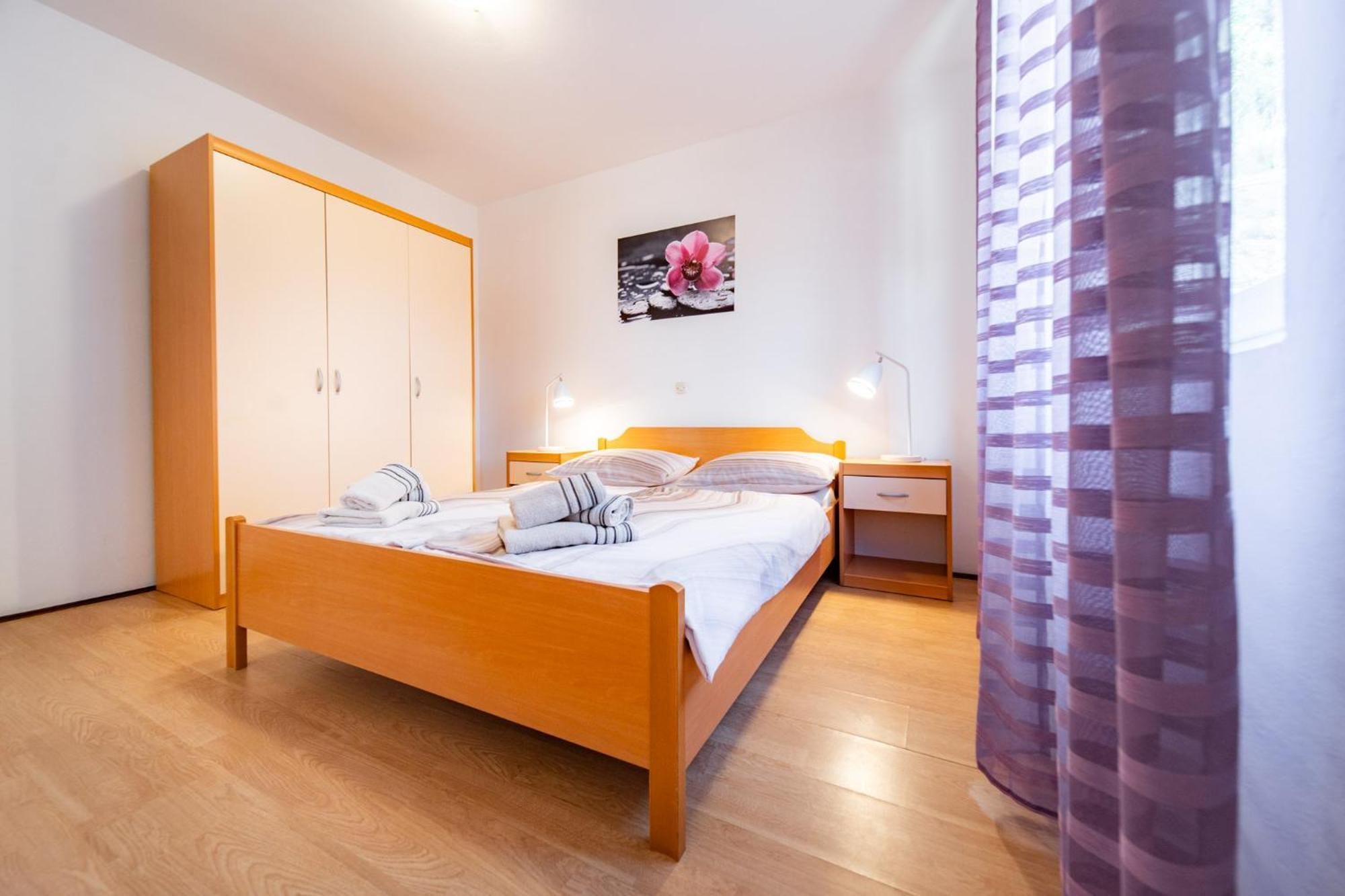Apartments Lores Rab Town Exterior foto