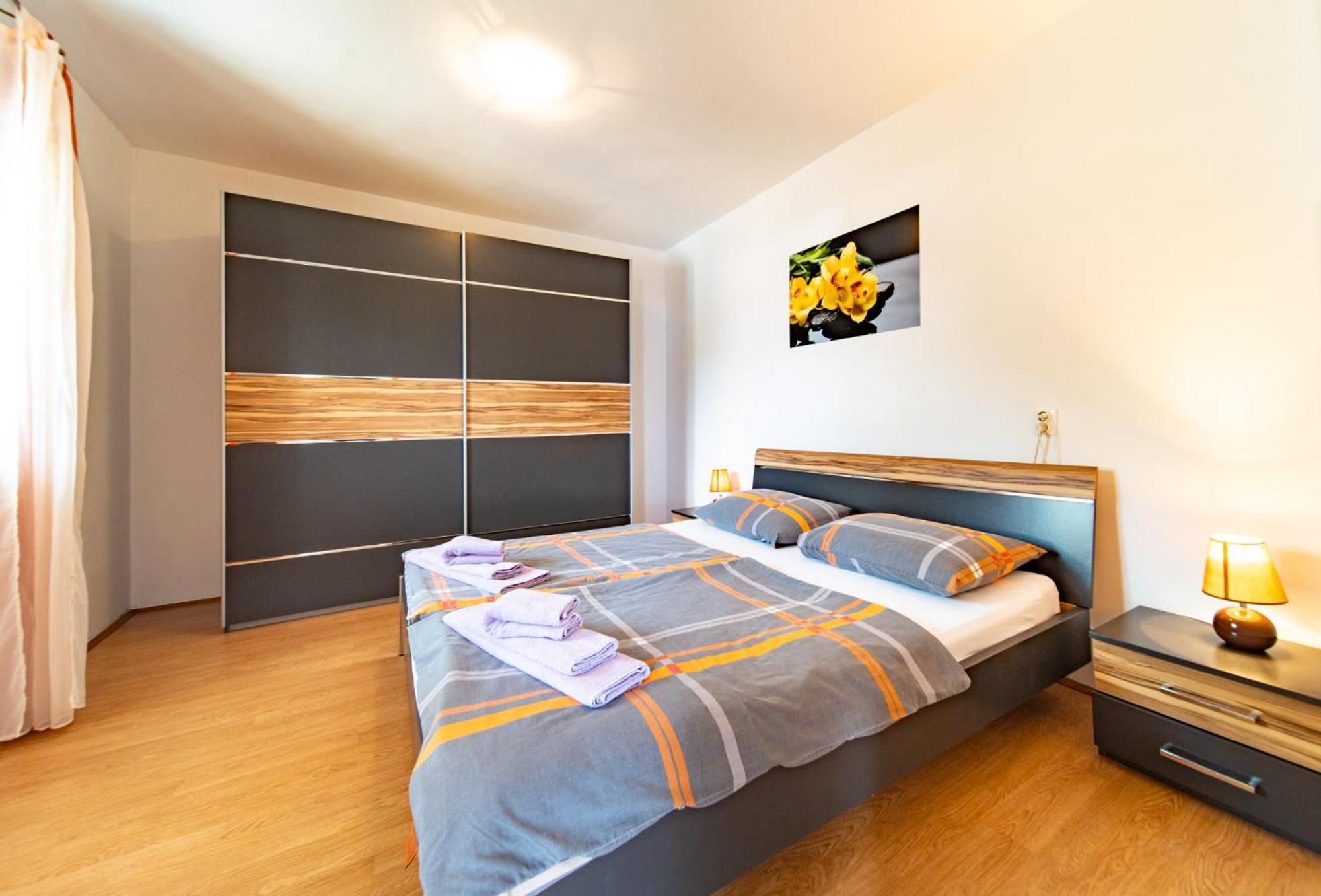 Apartments Lores Rab Town Exterior foto